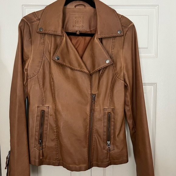 MAX STUDIO cognac faux leather jacket. Pre-owned; size M - Picture 2 of 3